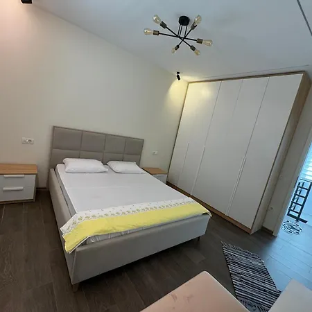 Apartment Em Penthouse Tirana