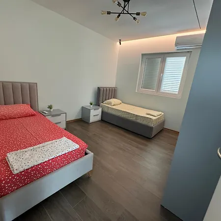 Em Penthouse Apartment *