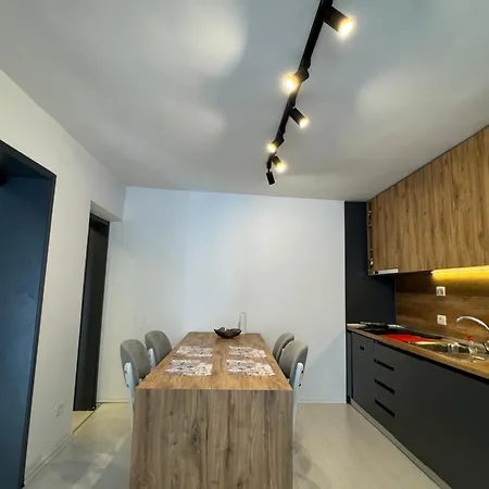 Apartment Em Penthouse Tirana