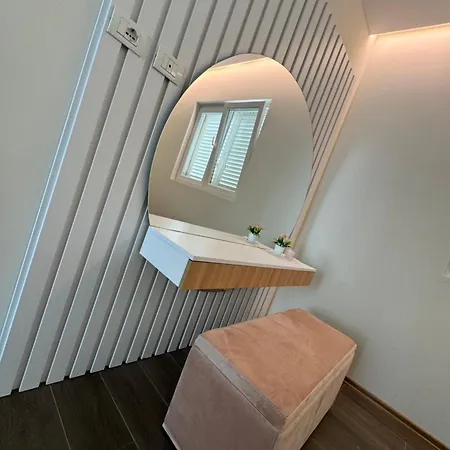 Em Penthouse Apartment *